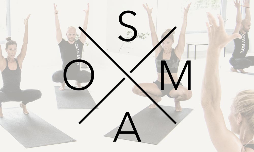 En SOMA-klass med deltagare som tränar tillsammans
